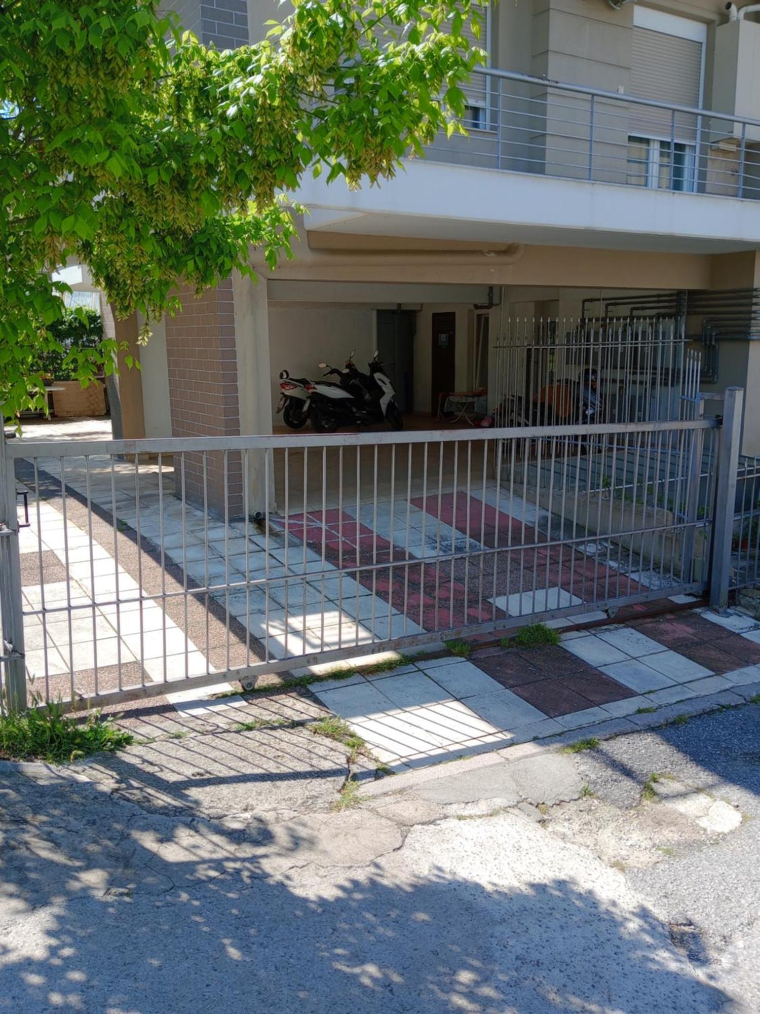 Elpida's 1 Private Parking Appartement